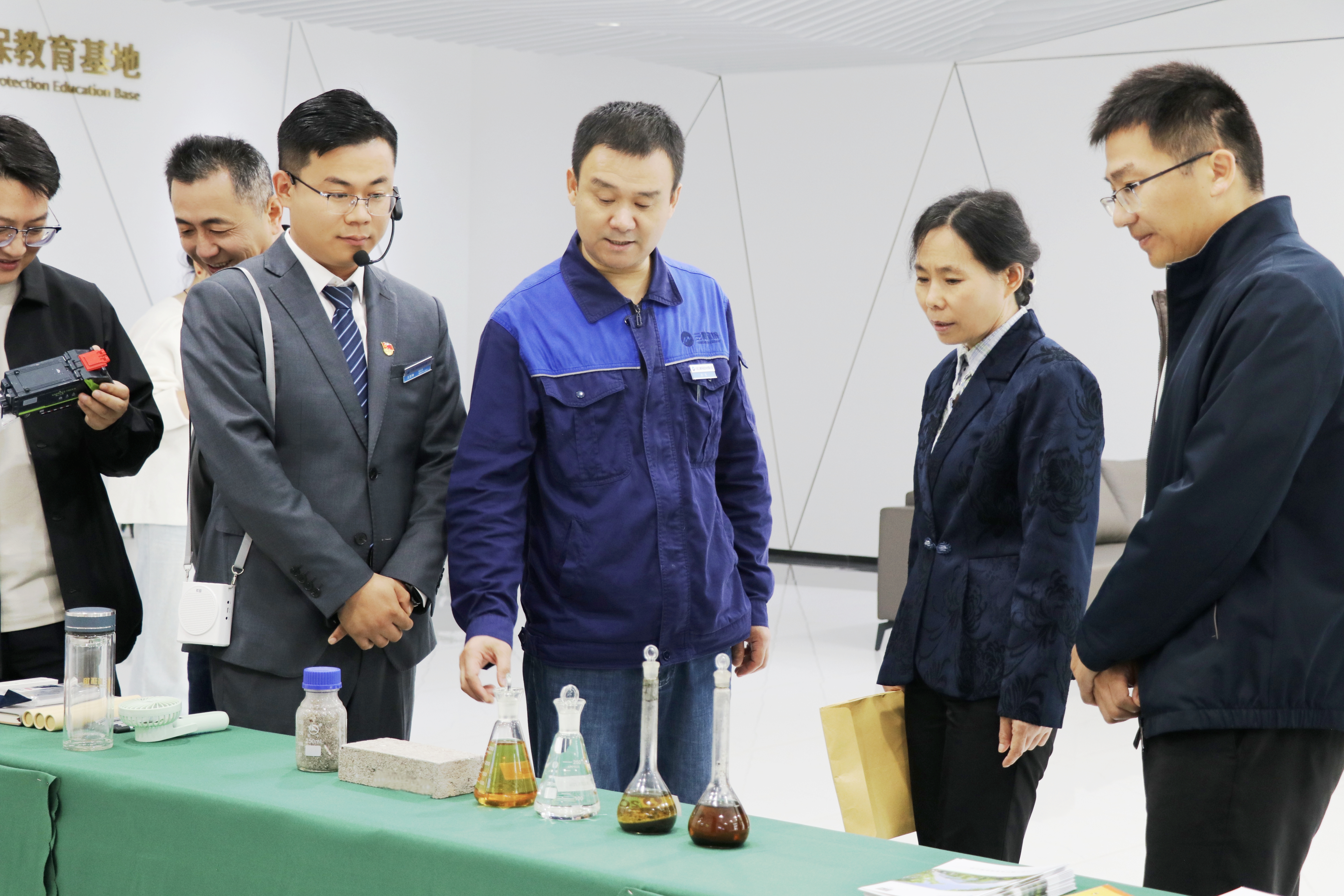 10月17日，安徽省生態(tài)環(huán)境廳調(diào)研六安三峰公司 為環(huán)保教育基地注入新動能.jpg