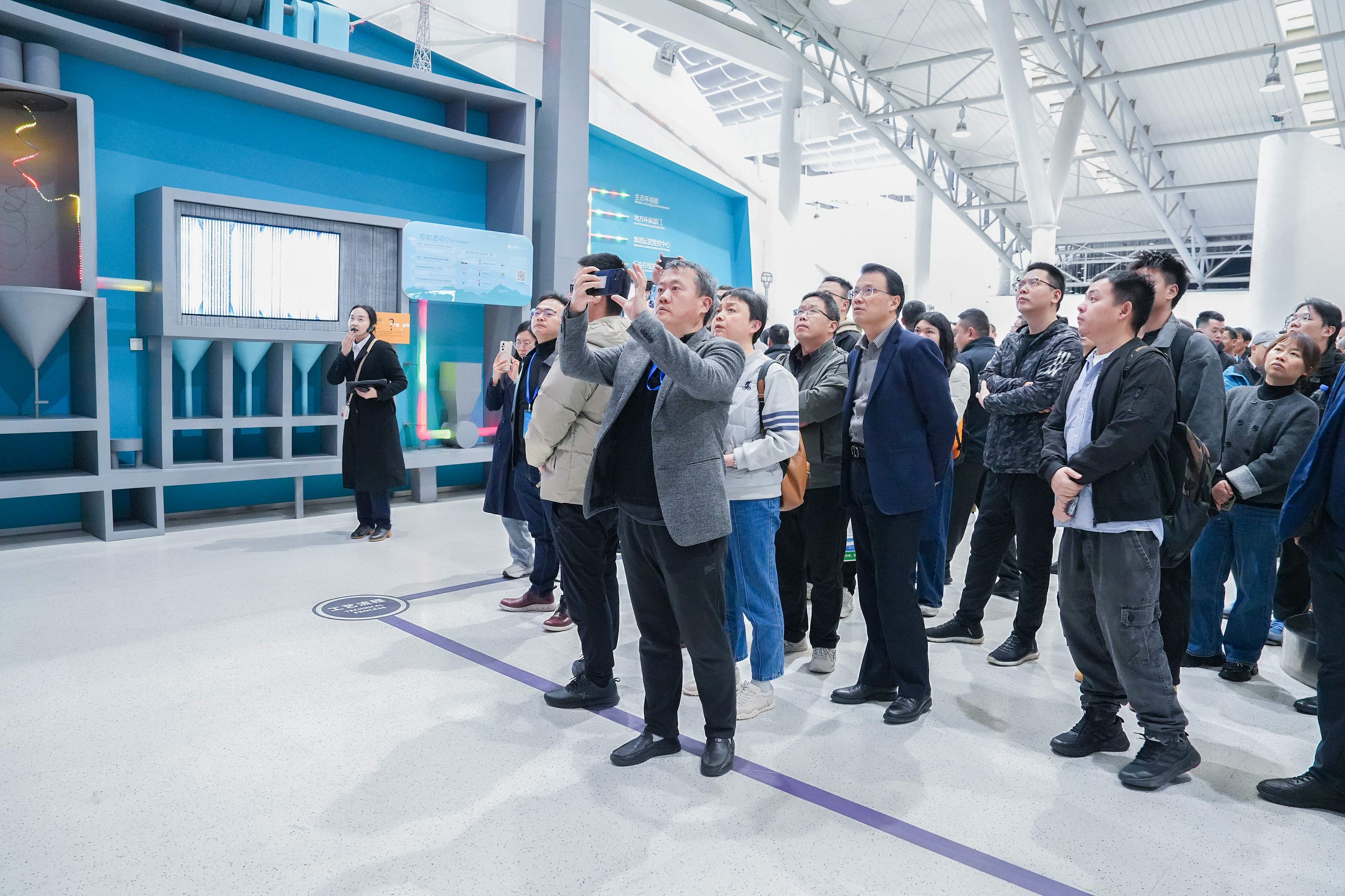 技術(shù)立企 實(shí)踐引航｜第六屆飛灰資源化大會(huì)嘉賓走進(jìn)三峰百果園公司，共探固廢發(fā)展新路徑